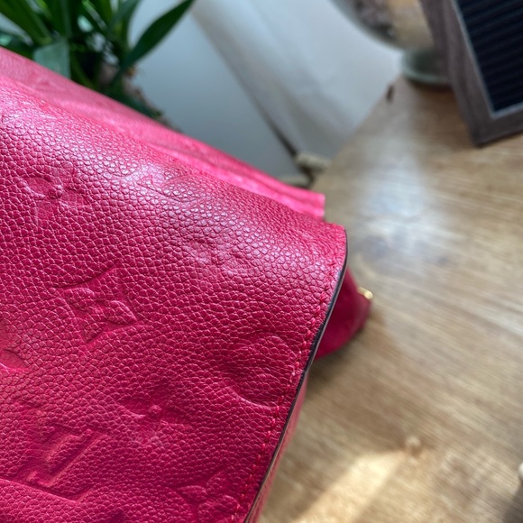 Louis Vuitton Lumineuse PM - Picture 8 of 16